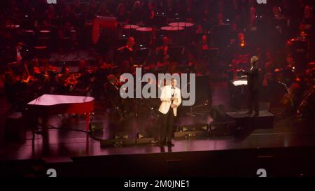 Anaheim, California, USA 4th dicembre 2022 l'opera Singer Matteo Bocelli suona in concerto presso l'Honda Center il 4 dicembre 2022 ad Anaheim, California, USA. Foto di Barry King/Alamy Stock Photo Foto Stock