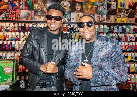 KingcarlX, Kenan Thompson partecipa alla Christy's Foundation celebra la "Stagione del dare" sponsorizzata dai Footbuddys al Topanga Mall, Los Angeles, CA, dicembre 5 2022 Foto Stock