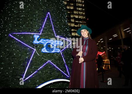Milano, . 06th Dec, 2022. Illuminazione dell'albero dei desideri, Disney per il make-A-wish e inaugurazione del Villaggio di Natale in CityLife Shopping Discrict in foto: Diana del Bufalo Credit: Independent Photo Agency/Alamy Live News Foto Stock