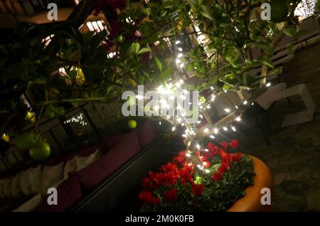 Beverly Hills, California, USA 5th dicembre 2022 Addobbi natalizi al Beverly Wilshire Hotel il 5 dicembre 2022 a Beverly Hills, California, USA. Foto di Barry King/Alamy Stock Photo Foto Stock