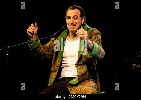 Milano, Italia. 06th Dec, 2022. Chilly Gonzales, musicista e produttore canadese, si esibisce in concerto al Teatro Lirico Giorgio Gaber. Credit: SOPA Images Limited/Alamy Live News Foto Stock