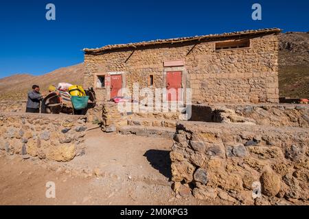 Rifugio Tarkeddit, trekking Ighil M'Goun, catena montuosa dell'Atlante, marocco, africa Foto Stock