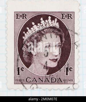 Foto di un francobollo canadese Queen Elizabeth II - 1954 - Wilding Portrait serie 1950 Foto Stock