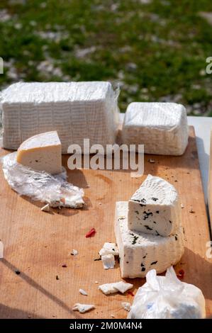 Mercato delle pulci all'aperto, Siofok, contea di Somogy, riva sud del lago Balaton, Ungheria Foto Stock