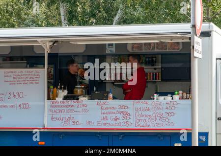 Mercato delle pulci all'aperto, Siofok, contea di Somogy, riva sud del lago Balaton, Ungheria Foto Stock