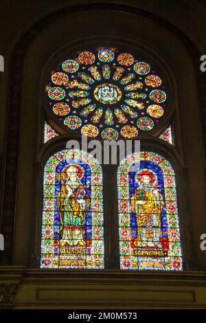 Vetrate nella Catedral de la Inmaculada Concepción (Cattedrale dell'Immacolata Concezione), la Nuova Cattedrale, Cuenca, Azuay, Ecuador Foto Stock