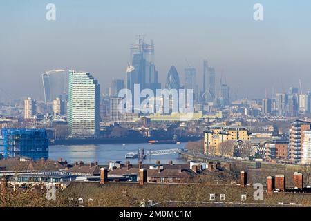 Il centro finanziario della città di Londra, girato da Greenwich Park. Foto Stock