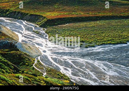 Delta del fiume su un altopiano di montagna Foto Stock