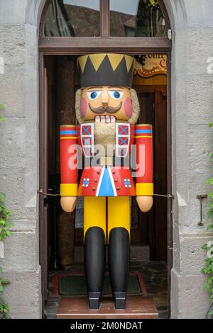 Nusskacker, Käthe Wohlfahrt Weihnachtshaus, Rothenburg ob der Tauber, Bayern, Deutschland Foto Stock