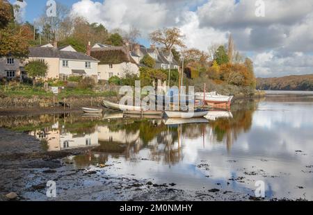 St Clement (Cornish: Klemens)[1] è una parrocchia civile e villaggio in Cornovaglia, Inghilterra, Regno Unito. Si trova a sud-est di Truro nella valle Foto Stock