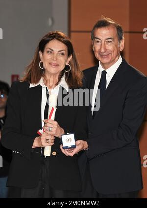 Milano, Italia. 07th Dec, 2022. Milano, Italia Ambrogini 2022 Giuseppe Sala e il Presidente del comune Elena Buscemi consegnano il merito Civico del comune di Milano nella foto:Francesca Parvizyar Credit: Independent Photo Agency/Alamy Live News Foto Stock