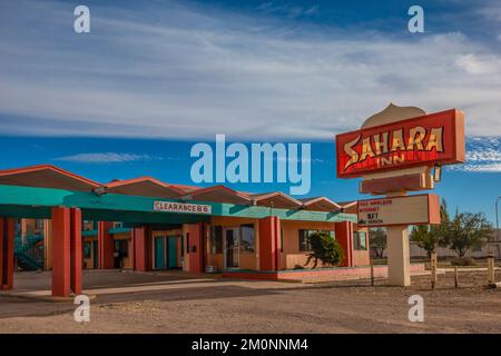 Sahara Inn sulla Route 66 a Holbrook, Arizona, Stati Uniti [Nessuna release di proprietà; solo licenza editoriale] Foto Stock