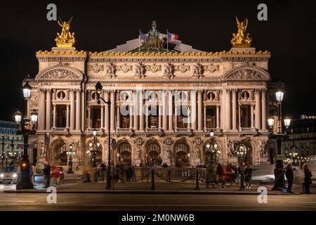 Il Palais Garnier, conosciuto anche come Opera Garnier, si trova in Place de l'Opera, Parigi, Francia Foto Stock