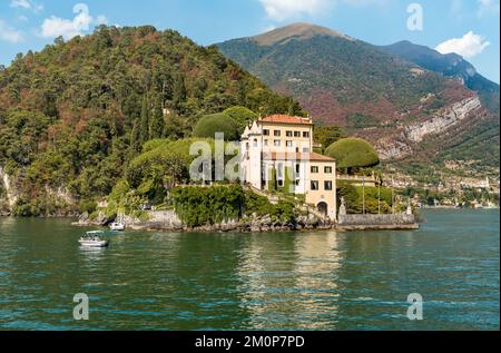 Villa del Balbianello è un edificio storico situato a Lenno, sulle rive del Lago di Como, Lombardia, Italia. Foto Stock