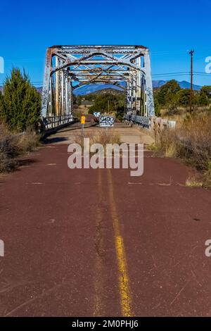 Walnut Canyon Bridge lungo la Route 66 vicino a Winona, Arizona, Stati Uniti Foto Stock