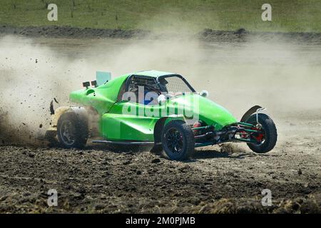 Corse di auto sportive in pista. Foto Stock