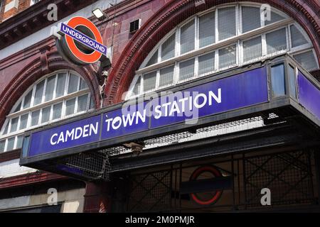 Metropolitana di Camden Town, stazione della metropolitana Londra Inghilterra Regno Unito Regno Unito Foto Stock