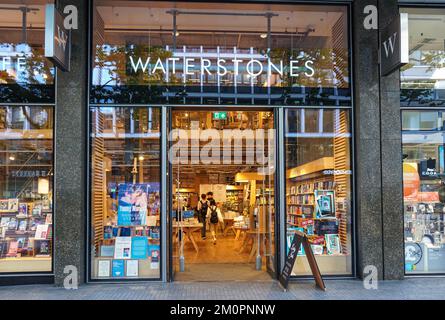 Libreria Waterstones, Londra Inghilterra Regno Unito Regno Unito Foto Stock