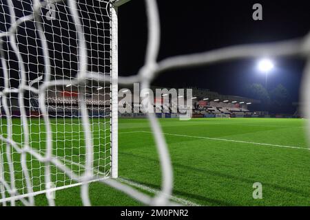 Meadow Park, Borehamwood, 6th dicembre 2022. Una visione generale durante la partita della Vanarama National League tra Boreham Wood e Oldham Athletic a Meadow Park, Borehamwood, martedì 6th dicembre 2022. (Credit: Eddie Garvey | Credit: MI News & Sport /Alamy Live News Foto Stock