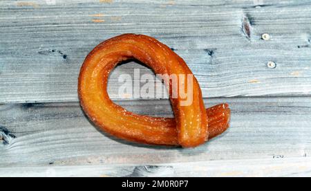 Turco Churros, cibo di strada molto popolare o dessert di strada in Turchia, Halka Tatlisi dessert circolare fritto in olio e zuccherato con sciroppo di miele, s Foto Stock