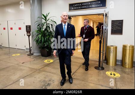 Washington, Stati Uniti. 07th Dec, 2022. STATI UNITI Il Senatore Rick Scott (R-FL) è vicino alla metropolitana Senate. Credit: SOPA Images Limited/Alamy Live News Foto Stock