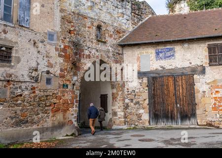 Francia, Allier, villaggio di Herisson etichettato Petites CITES de Caractere, Badeuil porta, Bourbonnais Foto Stock
