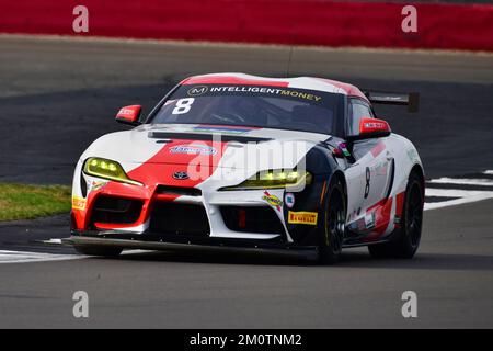 Craig Wilkins, Toyota GR Supra GT4, Masters GT4 Classic Silverstone Challenge, due gare di trenta minuti per veicoli costruiti secondo le norme del GT4, di Foto Stock