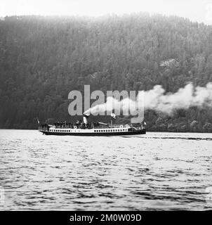 Una fotografia in bianco e nero della fine del 19th° secolo che mostra il Steam Cruiser SS Lady of the Lake a Loch Tay in Scozia. Foto Stock