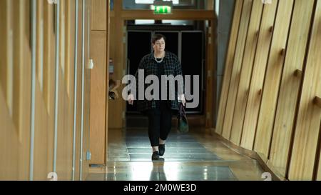 Edimburgo, Scozia, Regno Unito. 8th Dec, 2022. NELLA FOTO: Elena Whitham MSP è stata nominata Ministro per la sicurezza comunitaria nel novembre 2022. Sessione settimanale delle interrogazioni dei primi Ministri al Parlamento scozzese, Holyrood. Credit: Colin D Fisher Credit: Colin Fisher/Alamy Live News Foto Stock
