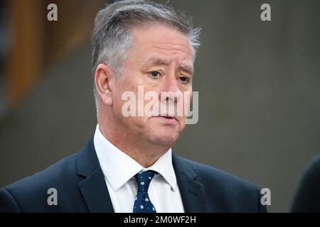 Edimburgo, Scozia, Regno Unito. 8th Dec, 2022. NELLA FOTO: Keith Brown MSP, Segretario del Gabinetto scozzese per la Giustizia e i Veterani, visto durante un'intervista nella Garden lobby del Parlamento scozzese, Holyrood. Credit: Colin D Fisher Credit: Colin Fisher/Alamy Live News Foto Stock