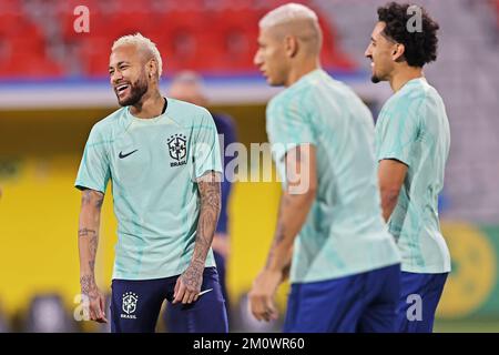 8th dicembre 2022: Stadio Grand Hamad, Doha, Qatar; Coppa del mondo FIFA, Brasile, allenamento prima della loro partita di quarto di finale contro la Croazia il 9th dicembre; Neymar Foto Stock