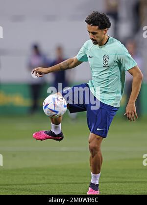 8th dicembre 2022: Stadio Grand Hamad, Doha, Qatar; Coppa del mondo FIFA, Brasile, allenamento prima della loro partita di quarto di finale contro la Croazia il 9th dicembre; Marquinhos Foto Stock