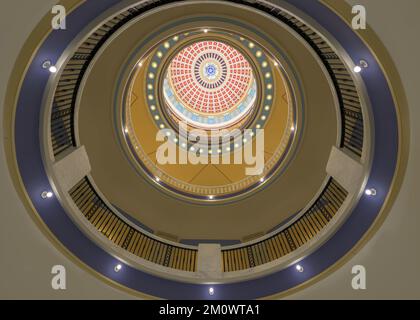 Cupola interna dalla rotonda dell'edificio del Campidoglio dello Stato dell'Oklahoma a Oklahoma City, Oklahoma Foto Stock