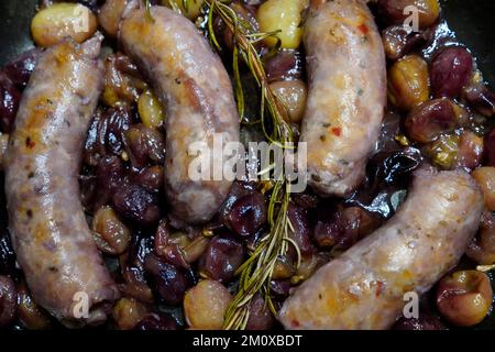 Salsiccia con uva, piatto del sud Italia Foto Stock