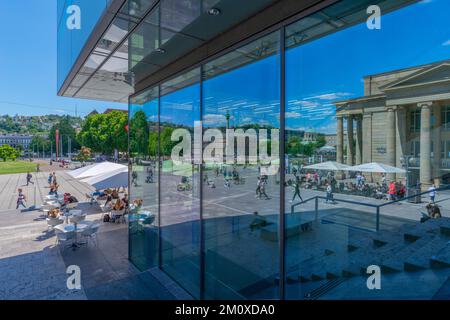 Stoccarda, centro, Königstrasse, principale via dello shopping, centro commerciale Königsbau, Riflessione, scale, Schlossplatz, caffetteria, ristorante, persone, estate, Foto Stock