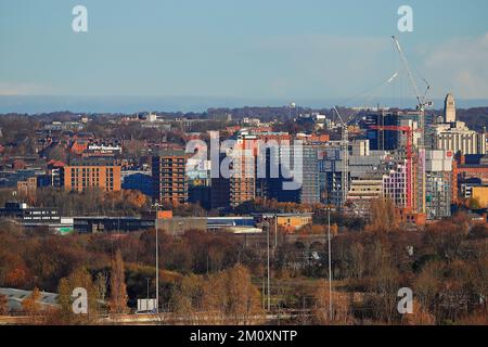 Costruzione di 3 sviluppi nel centro di Leeds - 'The Junction', 'Latitude Purple' & Springwell Gardens, che sono condomini residenziali Foto Stock