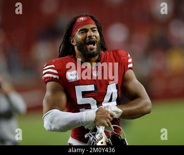 Santa Clara, Stati Uniti. 03rd Ott 2022. SANTA CLARA, CALIFORNIA - 03 OTTOBRE: San Francisco 49ers' Fred Warner #54 celebra la loro vittoria NFL 24-9 sui Los Angeles Rams al Levi's Stadium di Santa Clara, California, lunedì 3 ottobre 2022. (Foto di Jane Tyska/The Mercury News/TNS/Sipa USA) Credit: Sipa USA/Alamy Live News Foto Stock