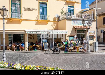 Ristorante mò mò, Piazza Sant'Antonino, Sorrento (Surriento), Campania, Italia Foto Stock