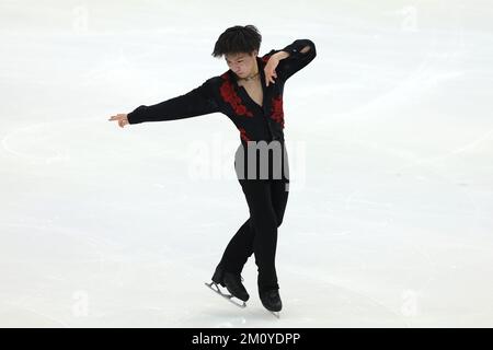 Torino, 8th dicembre 2022. Kao Miura del Giappone si esibisce nel breve programma maschile a Palavela, Torino. Data foto: 8th dicembre 2022. Il credito di foto dovrebbe essere: Jonathan Moskrop/Sportimage Foto Stock