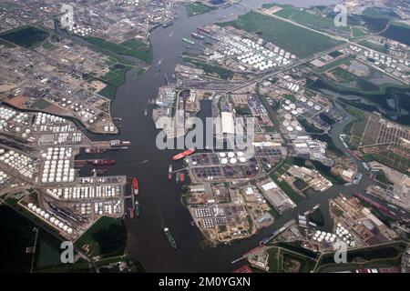 Vista aerea del canale navale di Houston con infrastrutture per il petrolio e il gas Foto Stock