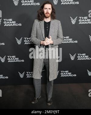 Los Angeles, Stati Uniti. 08th Dec, 2022. Hozier arriva ai Game Awards 2022 che si tengono presso il Microsoft Theater di Los Angeles, California, giovedì 8 dicembre 2022. (Foto di Sthanlee B. Mirador/Sipa USA) Credit: Sipa USA/Alamy Live News Foto Stock