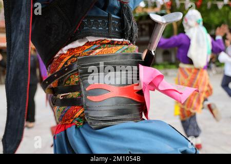 Turchia, Mugla, il folklore locale del festival culturale Mentese (efe zeybek) vestiti da uomo e da donna Foto Stock