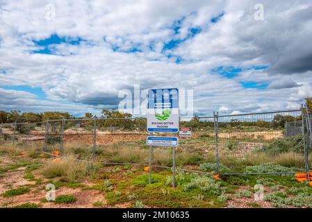 Settembre 2022 Lightning Ridge: L'Australian Opal Centre è un museo nazionale che viene costruito nella città mineraria opale dell'entroterra di Lightning Ridge, Australia Foto Stock