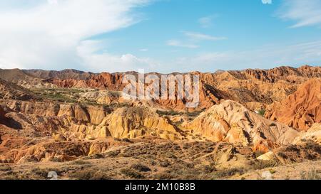 Canyon da favola o canyon Skazka vicino al lago Issyk-Kul, Kirghizistan. Foto Stock