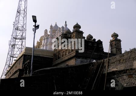 08 dicembre 2022, Pune, India, Bhuleshwar Tempio vicino Pune India, Hill top tempio del dio indù shiva, ci sono molti turisti che vengono a vedere questi hi Foto Stock