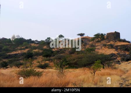 08 dicembre 2022, Pune, India, Bhuleshwar Tempio vicino Pune India, Hill top tempio del dio indù shiva, ci sono molti turisti che vengono a vedere questi hi Foto Stock