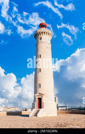 Faro sulla Môle Saint Louis a Sète, in Herault, in Occitanie, Francia Foto Stock