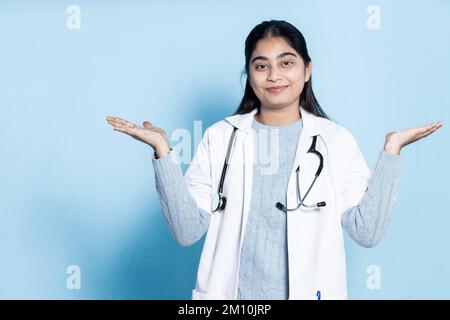 ritratto di giovane studentessa medica Foto Stock