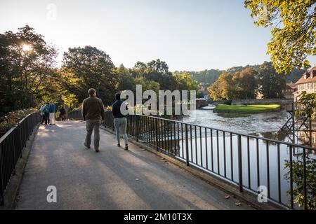 Fiume Kocher, Schwäbish Hall. Piccola città in Germania Foto Stock