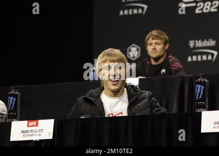 Las Vegas, Nevada, Stati Uniti. 08th Dec, 2022. UFC Apex LAS VEGAS, NV - DICEMBRE 8: Paddy Pimblett interagisce con i media durante il Media Day UFC 282 all'UFC Apex il 8 Dicembre 2022, a Las Vegas, Nevada, Stati Uniti. (Foto di Diego Ribas/PxImages) (Diego Ribas/SPP) Credit: SPP Sport Press Photo. /Alamy Live News Foto Stock